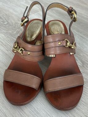 Coach Leather Chain Link Wedge Sandals Brown Gold Buckle Women’s Size 6.5